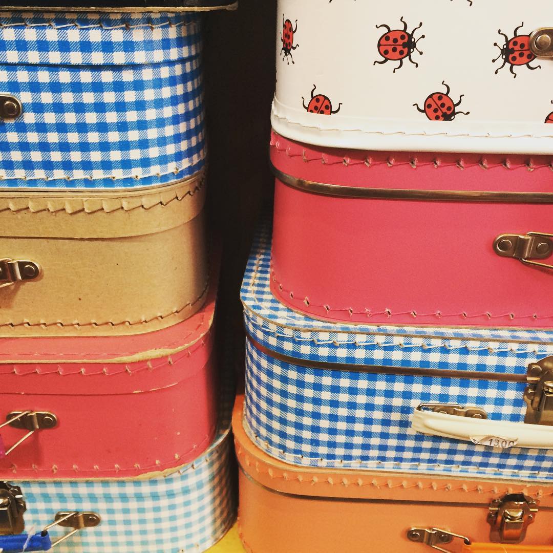 Are you still looking for a suitcase ? #happyholidays #holidays #suitcase